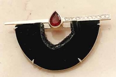 Gold Platinum Ruby Diamond & Carved Onyx Geode Brooch
