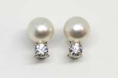 Platinum & Pearl Earrings