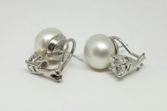 Platinum & Pearl Earrings