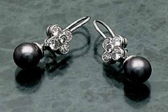 Platinum Diamond & BlackPearl Earrings