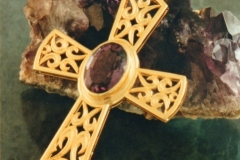 Cross motif pendant