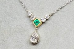 Necklace & Gold Pendant with Emerald & Diamonds