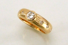 Gold & Diamond Ring