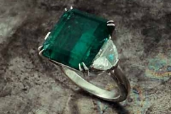 Platinum Emerald & Diamond Ring