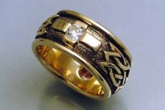 Gold & Diamond Ring