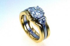 Gold Double Guard Rings
